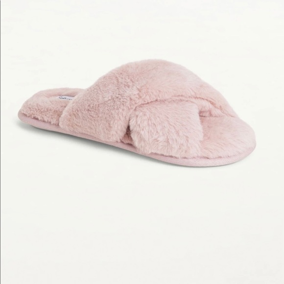 Fuzzy Slippers - Picture 3 of 10